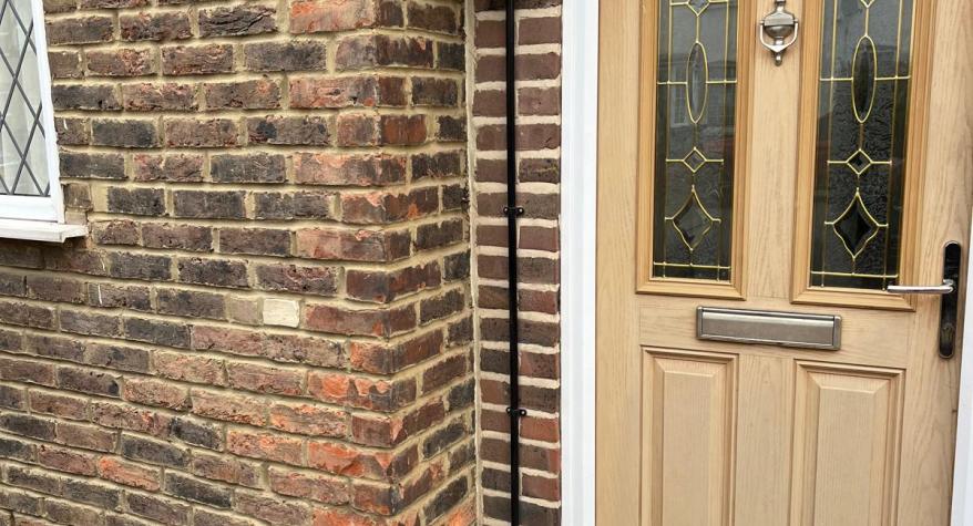Traditional Style Outdoor Light Installed Dartford - SJ Supplies